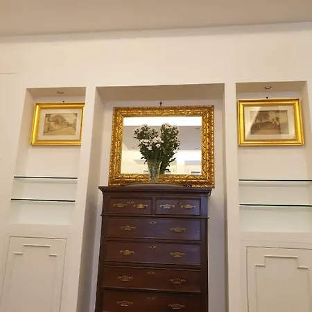 Saint Peter's Place Via Catone * Ρώμη