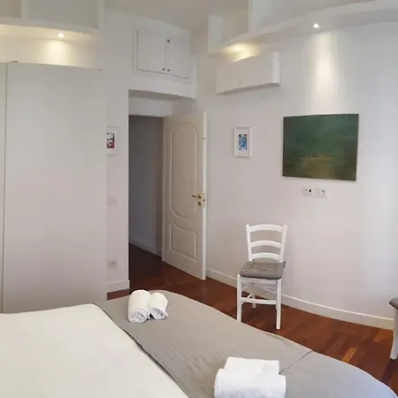 Saint Peter's Place Via Catone Apartamento *